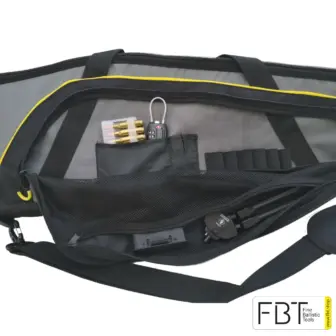 Waffentasche | Gewehrtasche für Langwaffen von FBT | komfortabler und sicherer Transport 10 Waffentasche | Gewehrtasche Detail Seitentasche offen | sicherer Transport von Waffen für Jagd und Sport | Fine Ballistic Tools