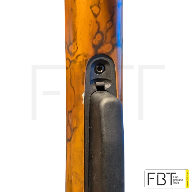 Tikka T3x calibre 22-250 Remington rifle with UNIC carbon stock wood look glossy